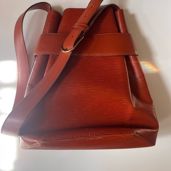 🔥LOUIS VUITTO Epi Sac D'Epaule GM Kenvan Fawn - Picture 2 of 14